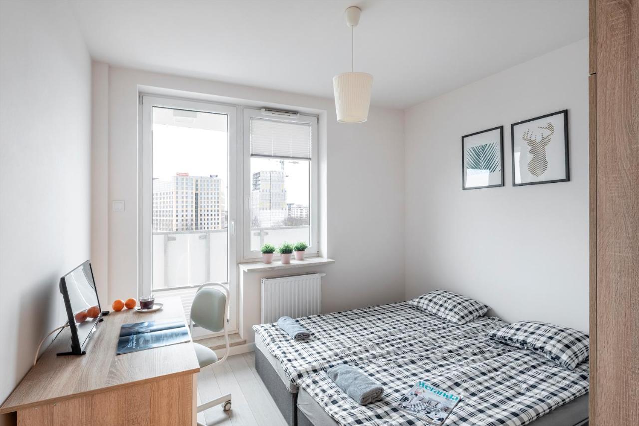 Waw Pokoje Manhattan Warschau Buitenkant foto